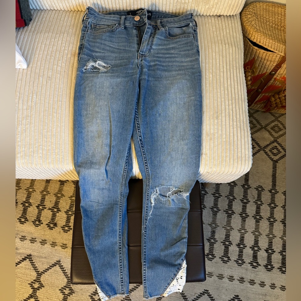Hollister Lace-trimmed High-Waisted Ripped Skinny Jeans